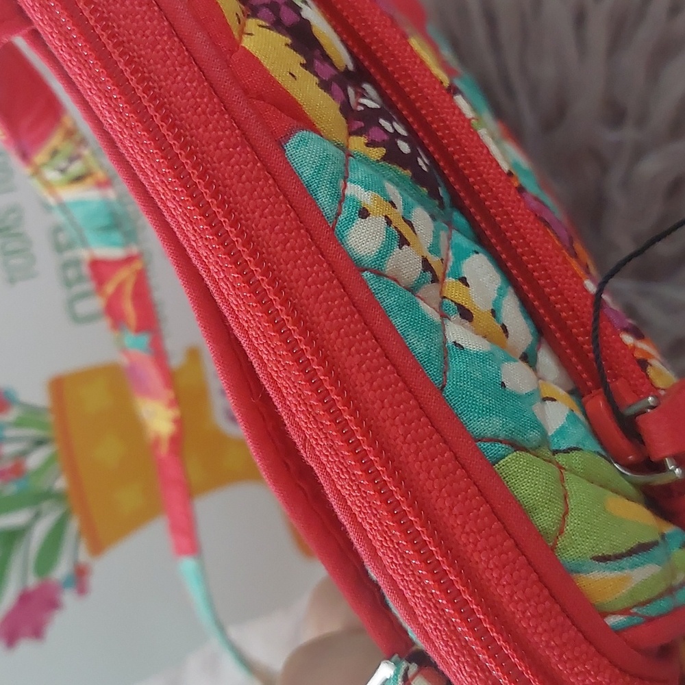 SOLD!! VERA BRADLEY - Picture 3 of 12